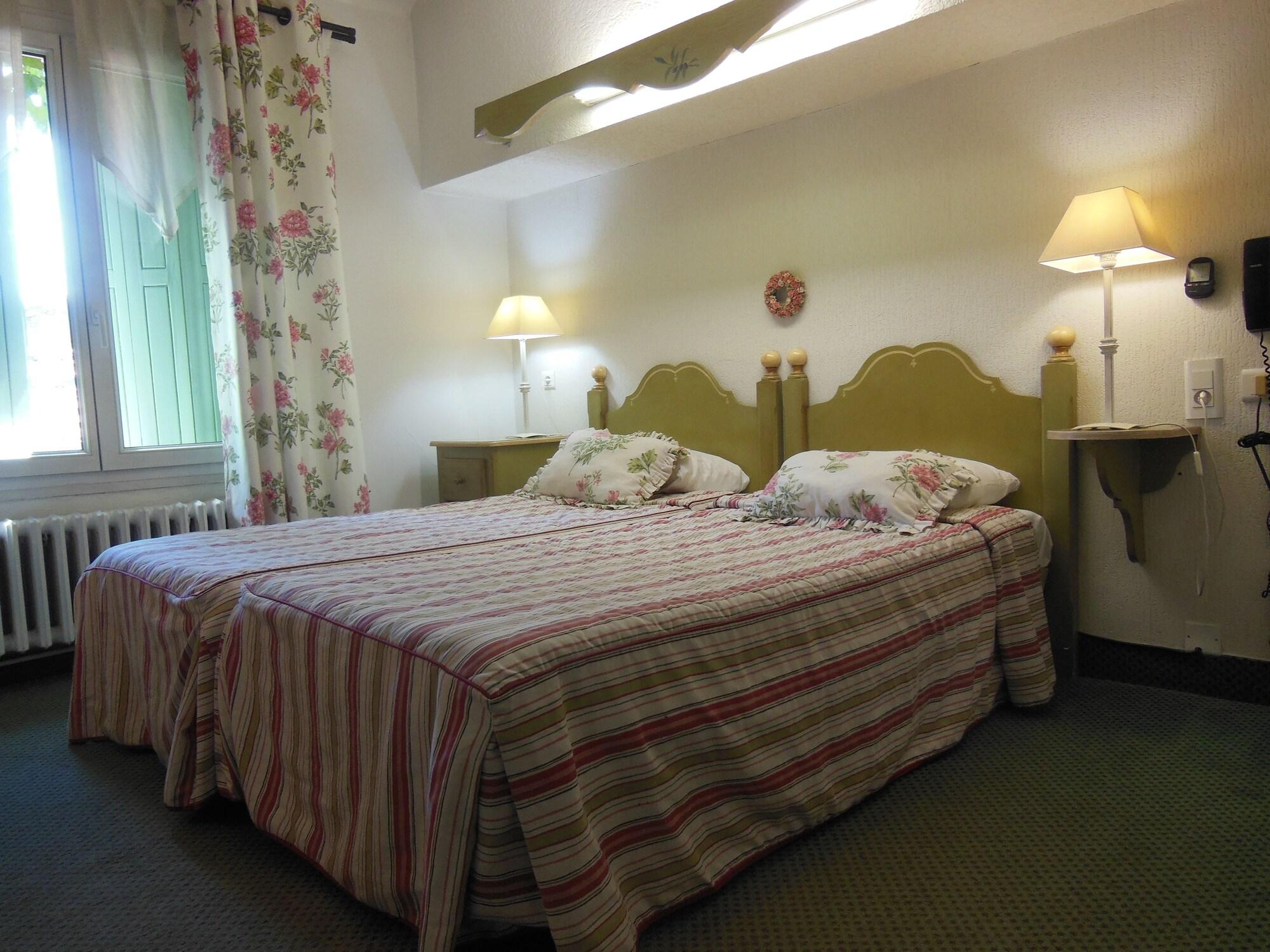 Logis Hotel Le Glacier Orange  Bagian luar foto