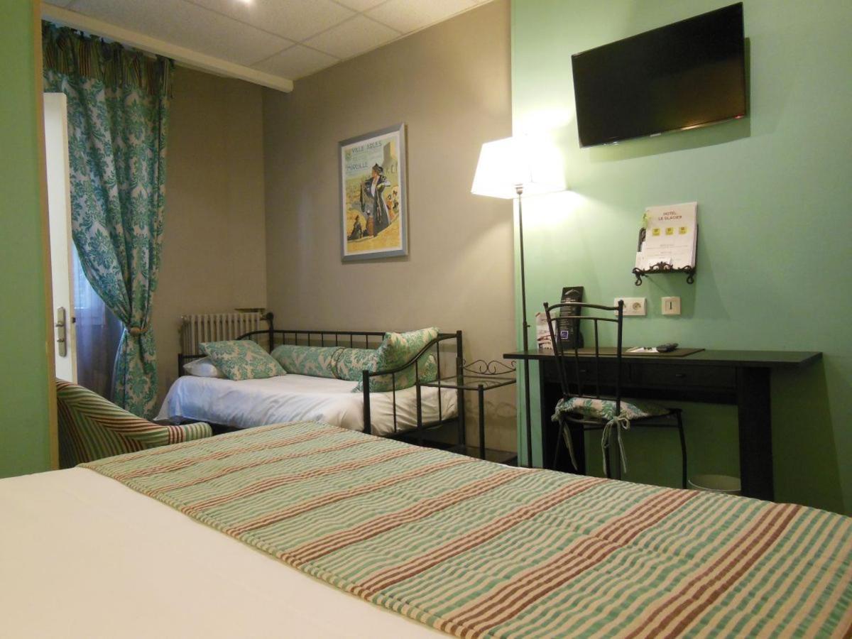 Logis Hotel Le Glacier Orange  Ruang foto