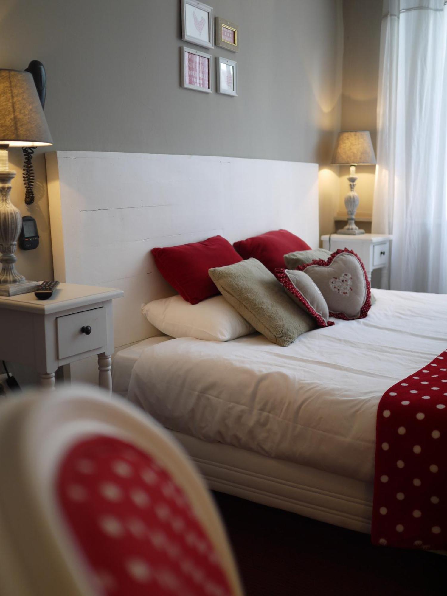 Logis Hotel Le Glacier Orange  Bagian luar foto