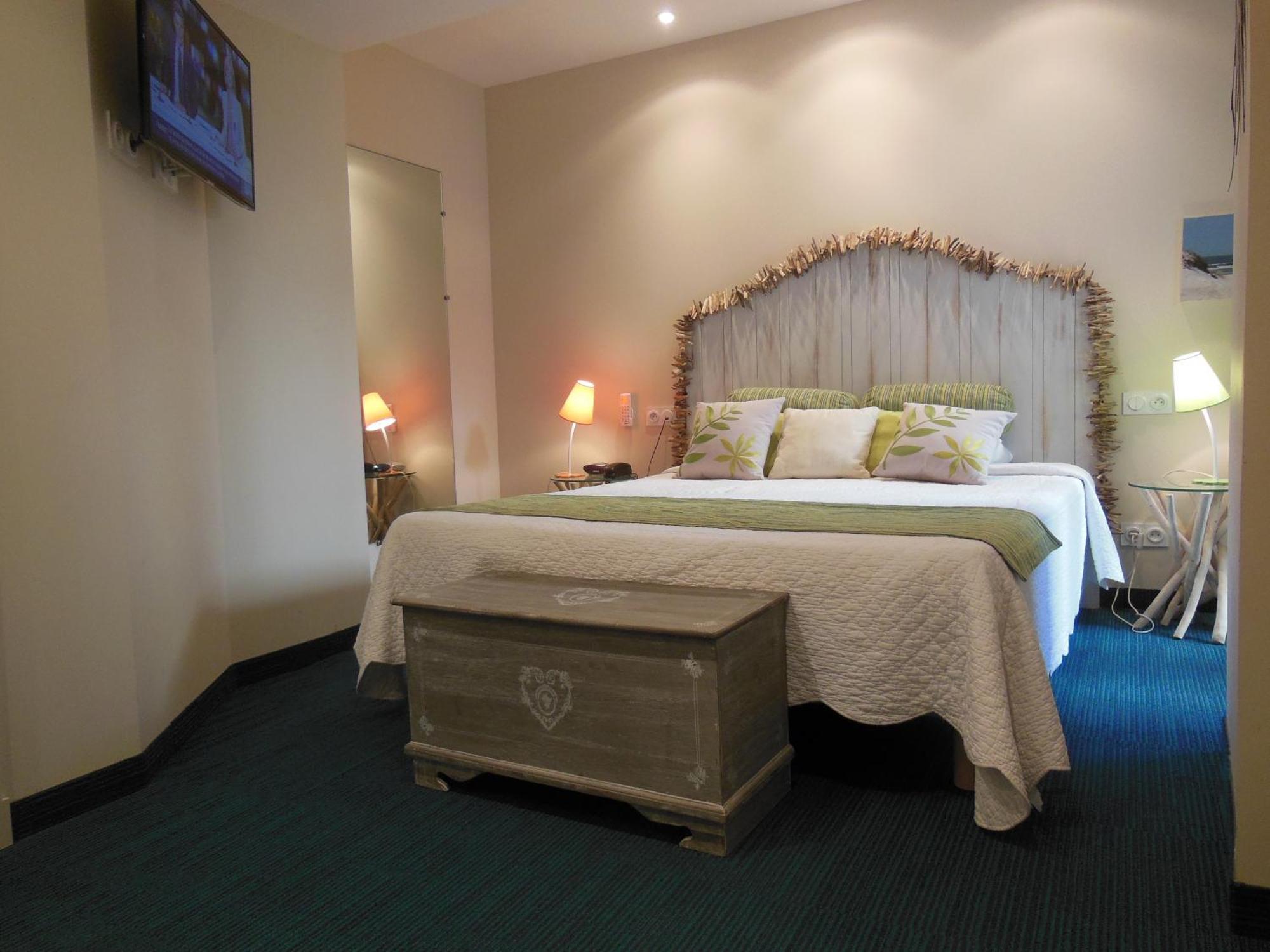 Logis Hotel Le Glacier Orange  Bagian luar foto